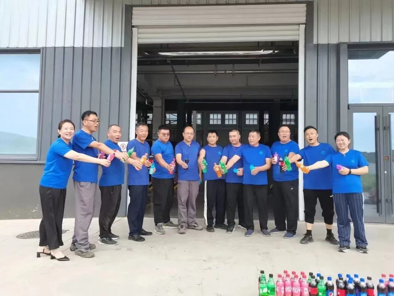 聯橋新材工會慰問活動||“關愛員工，夏送清涼”